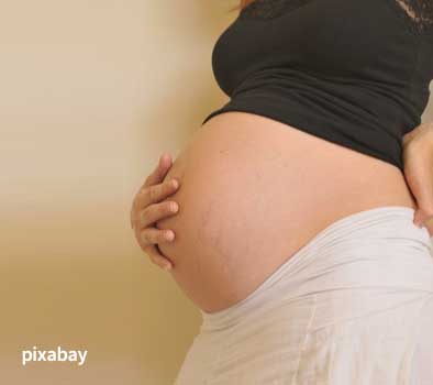 母婴知识：怀孕中期女性乳房调养是关键