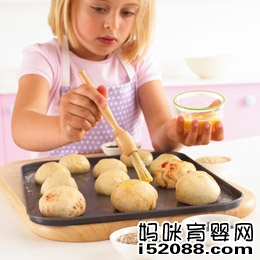 第9步:刷上鸡蛋