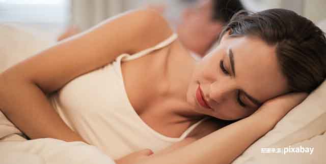 睡姿还能影响不孕 你信吗？