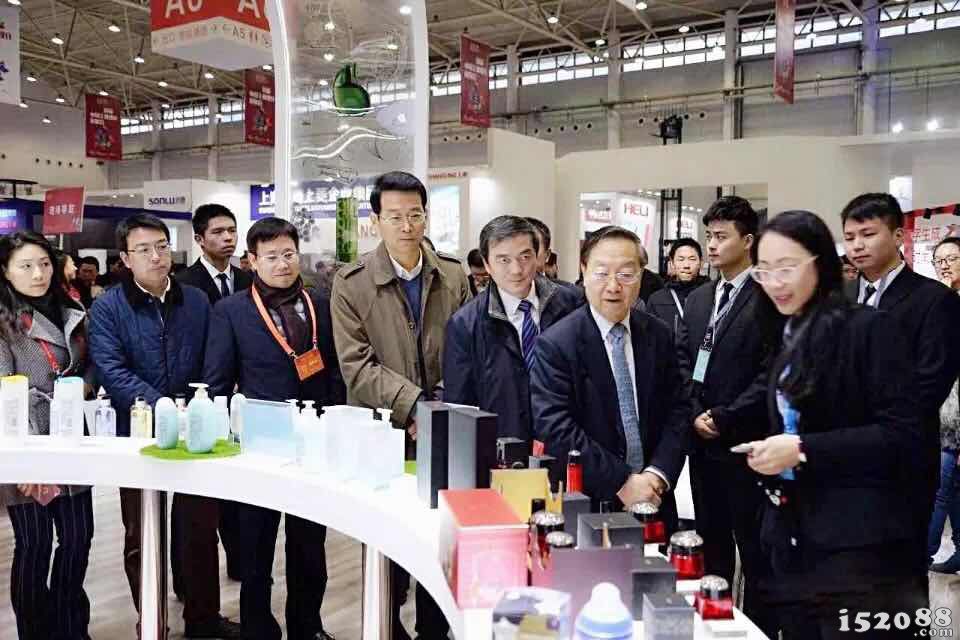 上海家化亮相首届中国工业设计展览会 匠心巧思彰显上海设计力量