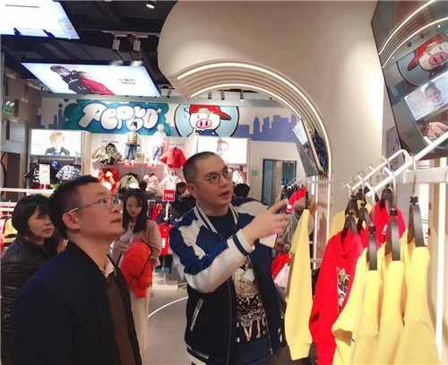 开业3天业绩达32万的“黑”店，为什么宁愿排队也要去？
