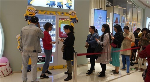 开业3天业绩达32万的“黑”店，为什么宁愿排队也要去？